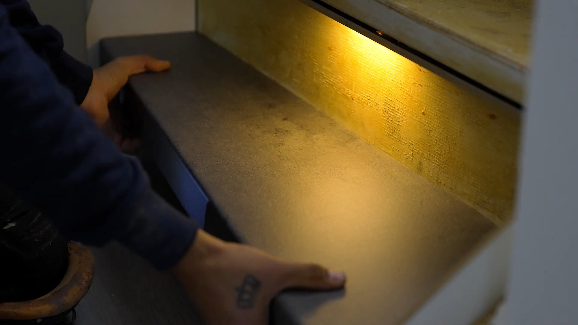 Wel of geen led verlichting in je trap bepaalt hoogte van kosten traprenovatie